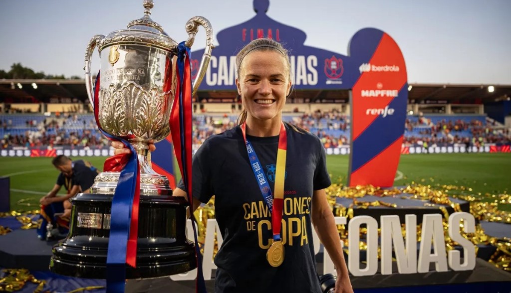Irene Paredes won her third trophy of the season with FC Barcelona after claiming the 2024/25 Copa de la Reina.